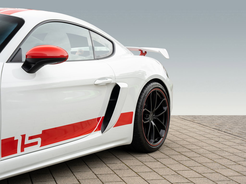 Porsche 718 Cayman GT4
