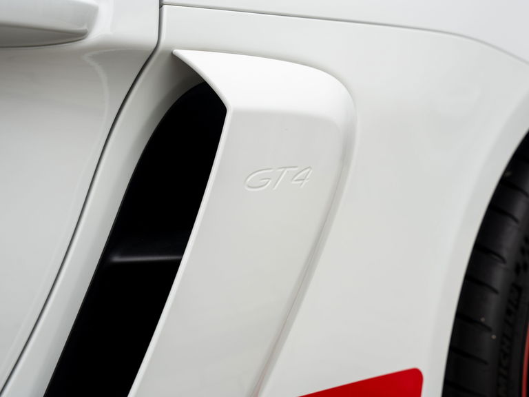 Porsche 718 Cayman GT4