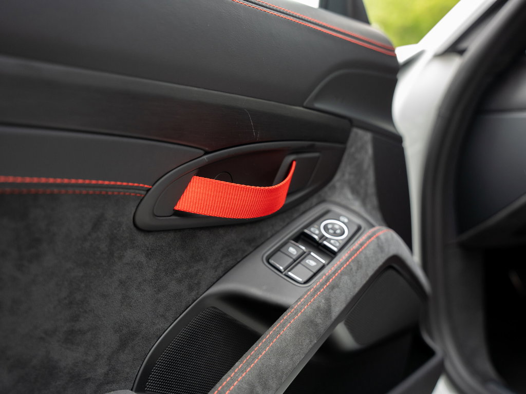 Porsche 718 Cayman GT4