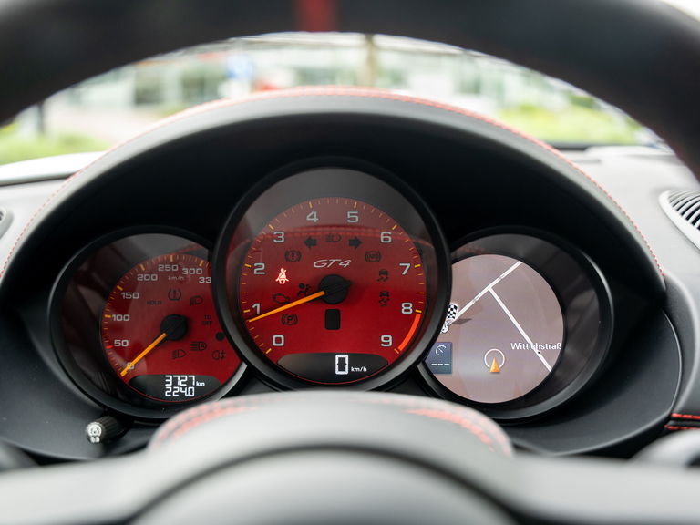 Porsche 718 Cayman GT4