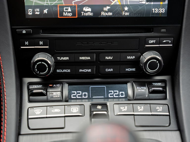 Porsche 718 Cayman GT4