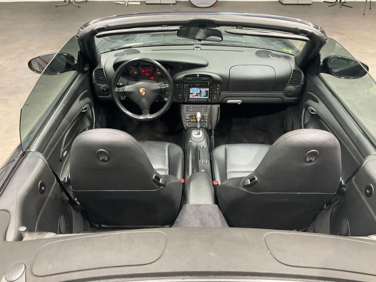 Porsche 996 Carrera 4