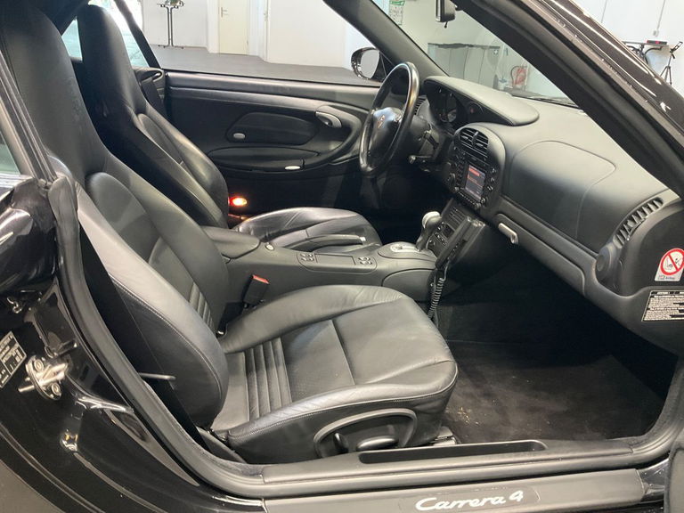 Porsche 996 Carrera 4