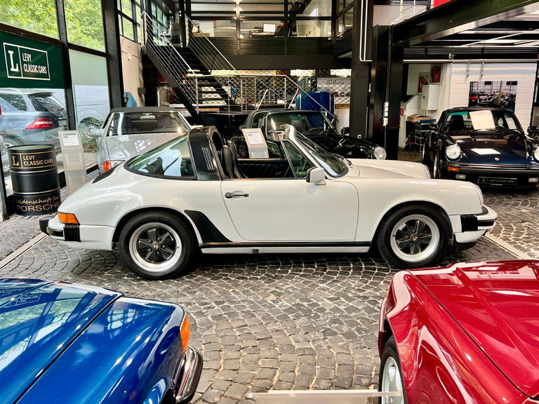 Porsche 911 Carrera 3.2