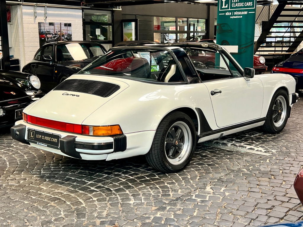 Porsche 911 Carrera 3.2