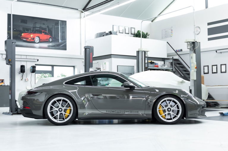 Porsche 992 GT3 Touring