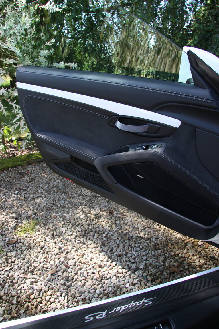 Porsche 718 Spyder RS