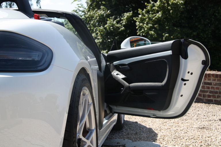 Porsche 718 Spyder RS
