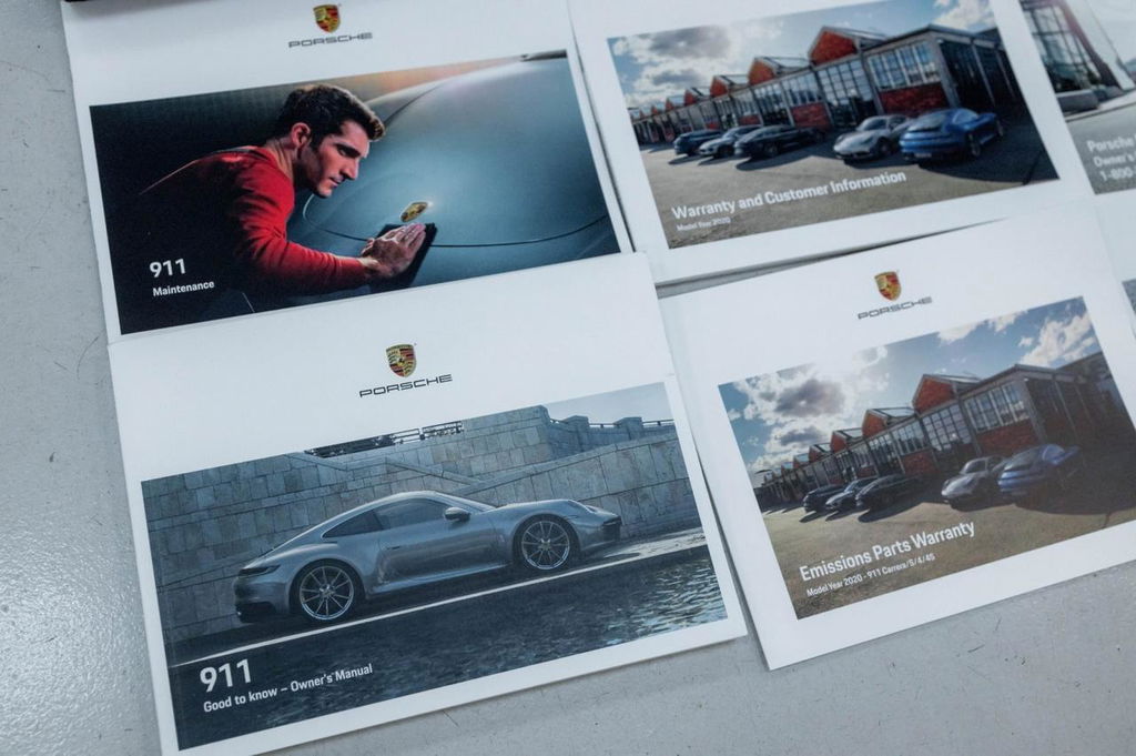 Porsche 992 Carrera 4S