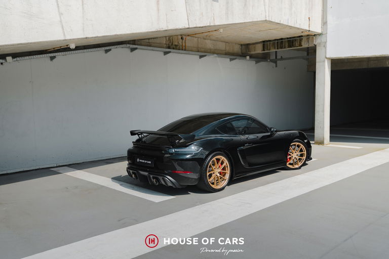 Porsche 718 Cayman GT4