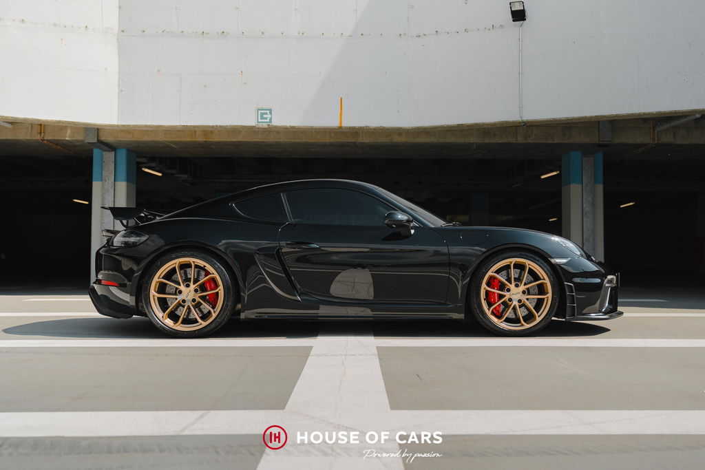 Porsche 718 Cayman GT4