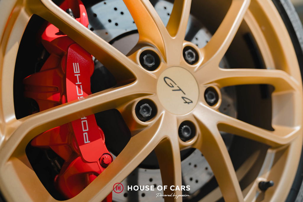 Porsche 718 Cayman GT4