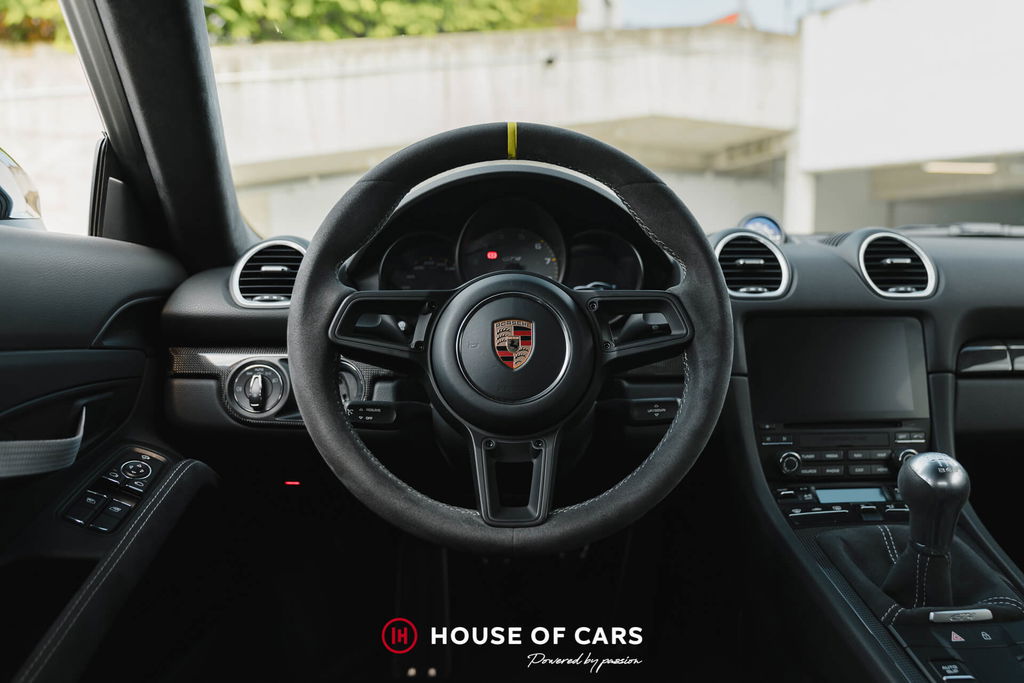 Porsche 718 Cayman GT4