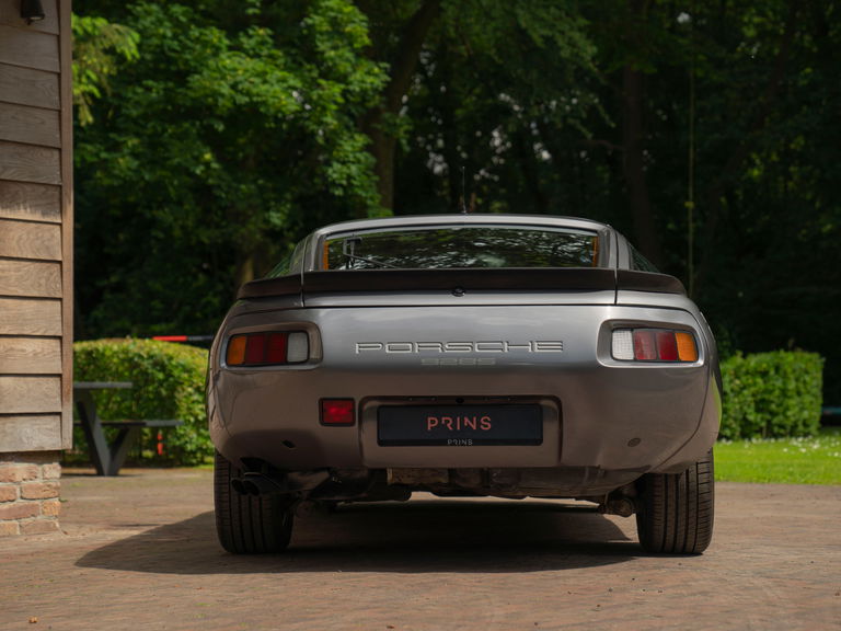 Porsche 928 S