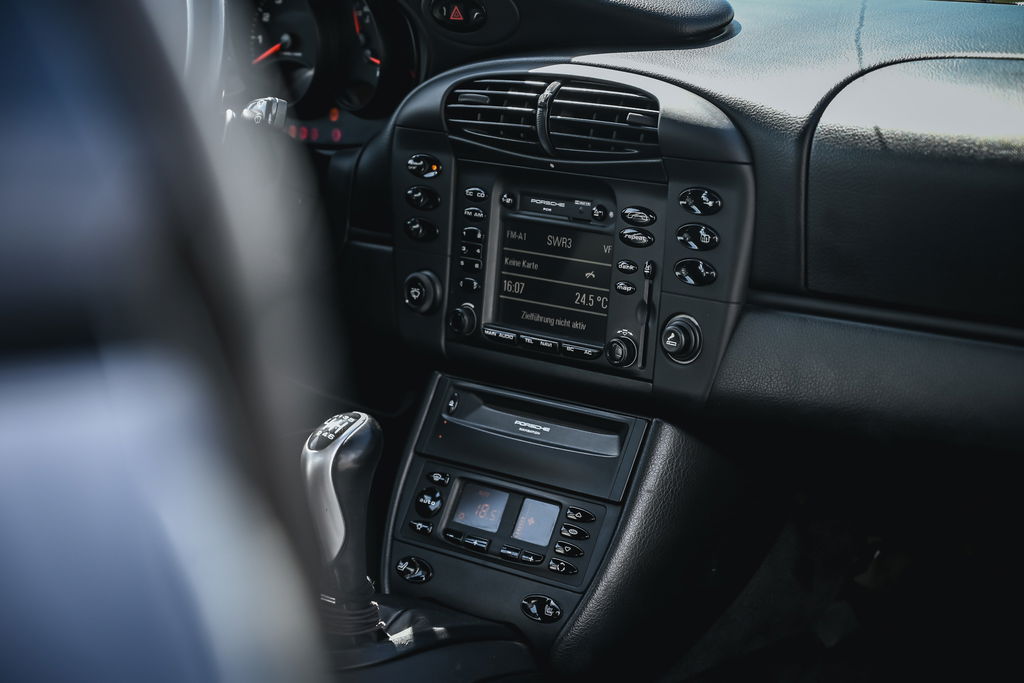 Porsche 996 Carrera 4