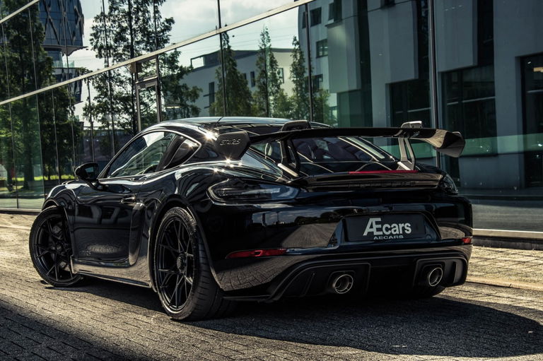 Porsche 718 Cayman GT4 RS