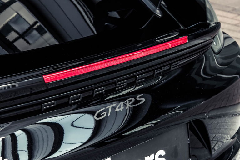 Porsche 718 Cayman GT4 RS