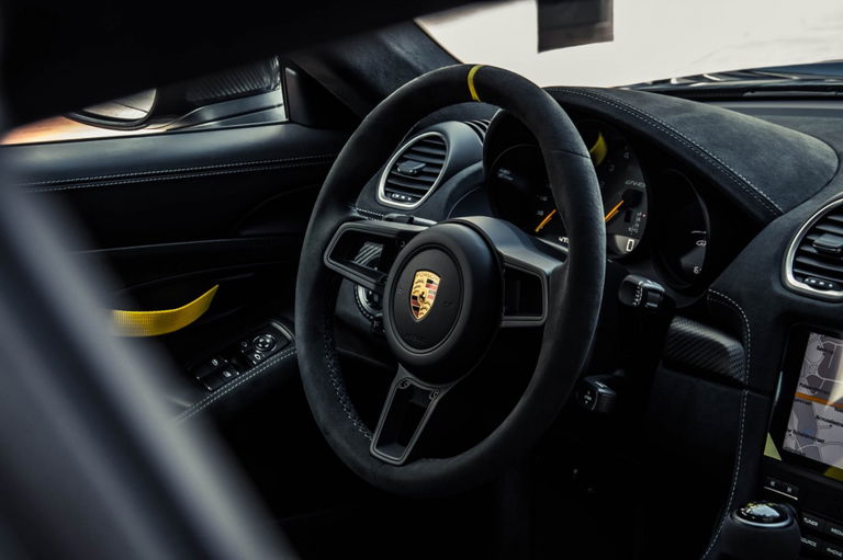 Porsche 718 Cayman GT4 RS