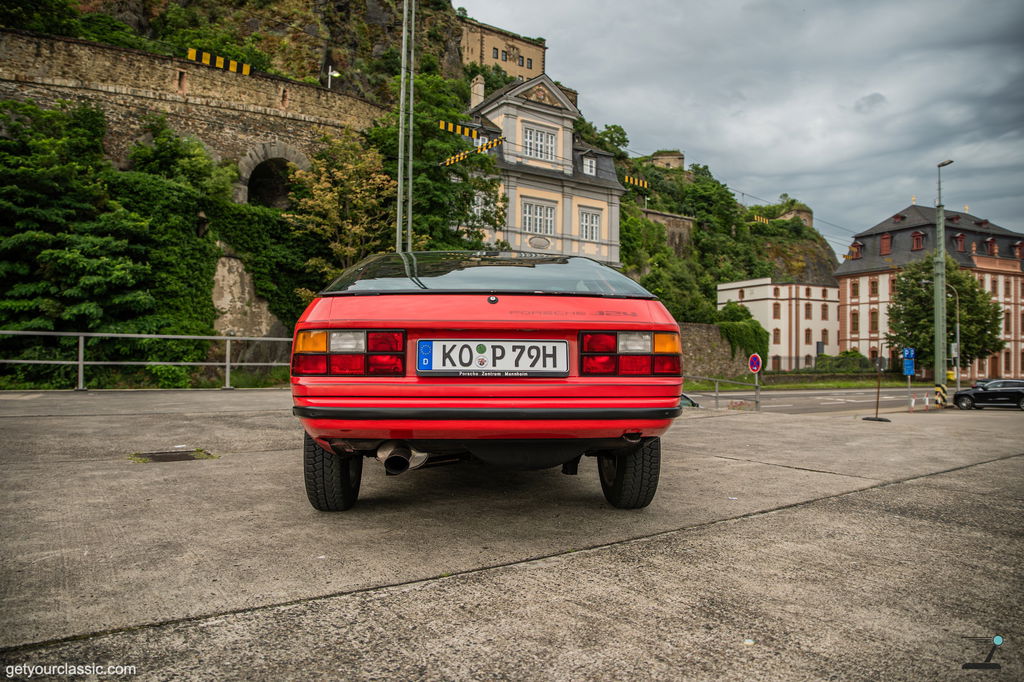 Porsche 924