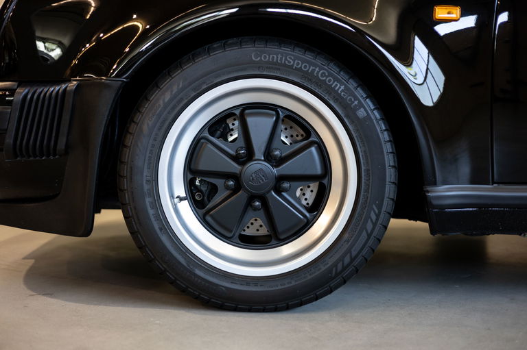 Porsche 911 Turbo 3.3