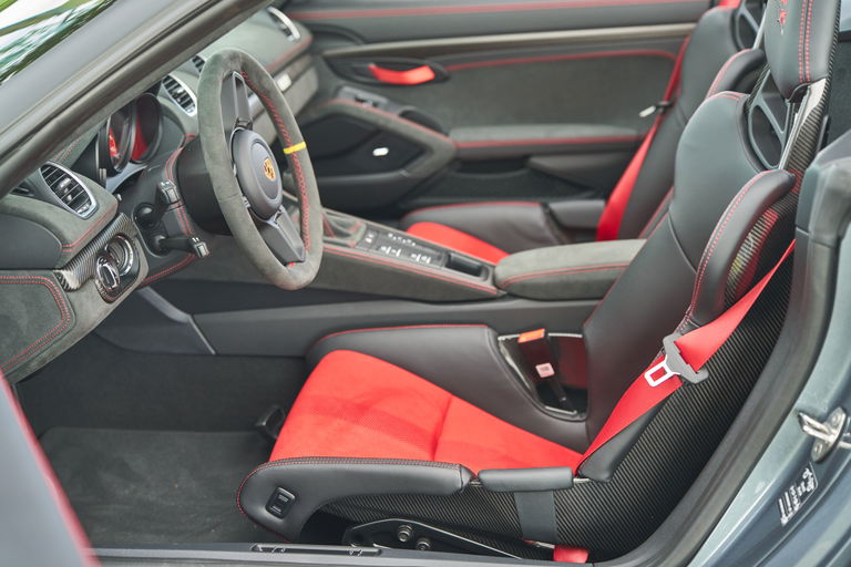 Porsche 718 Spyder RS
