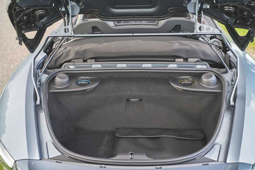 Porsche 718 Spyder RS