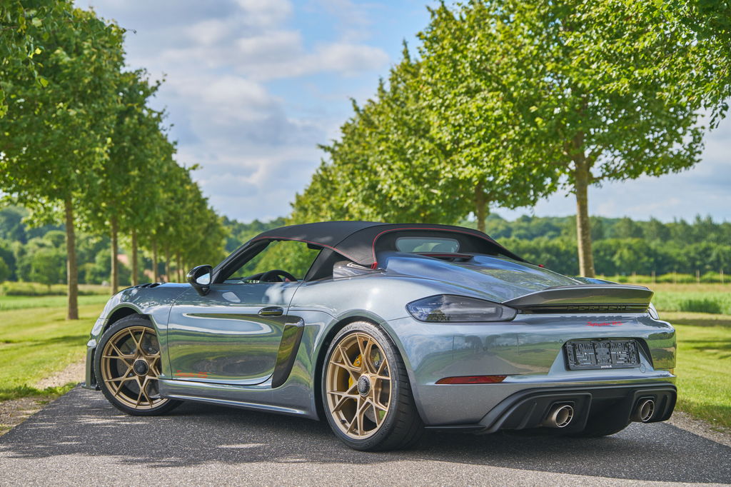 Porsche 718 Spyder RS