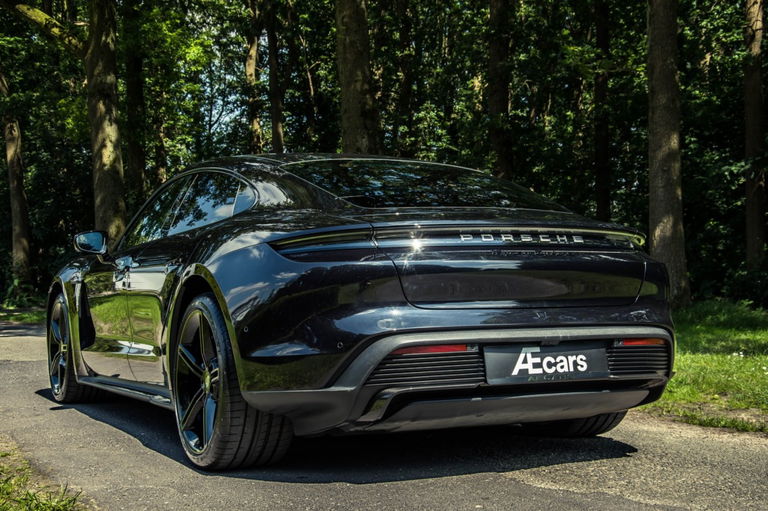 Porsche Taycan Turbo S