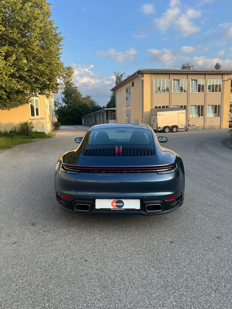 Porsche 992 Carrera
