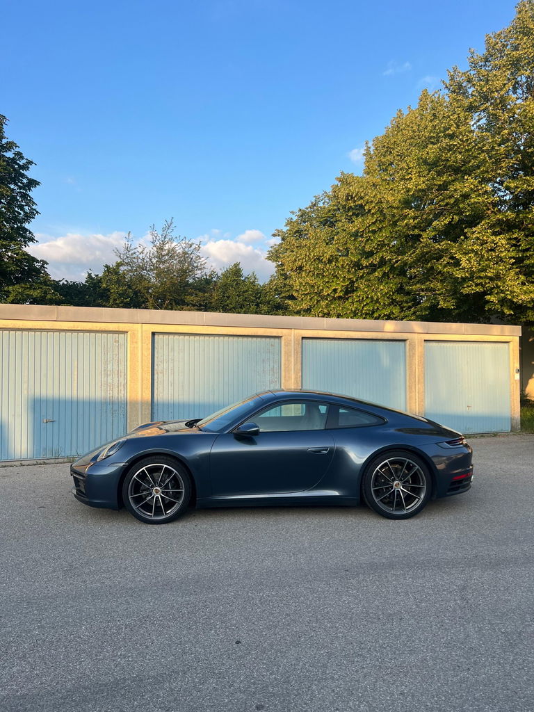 Porsche 992 Carrera