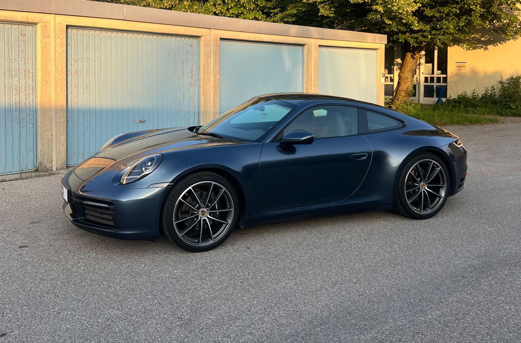 Porsche 992 Carrera
