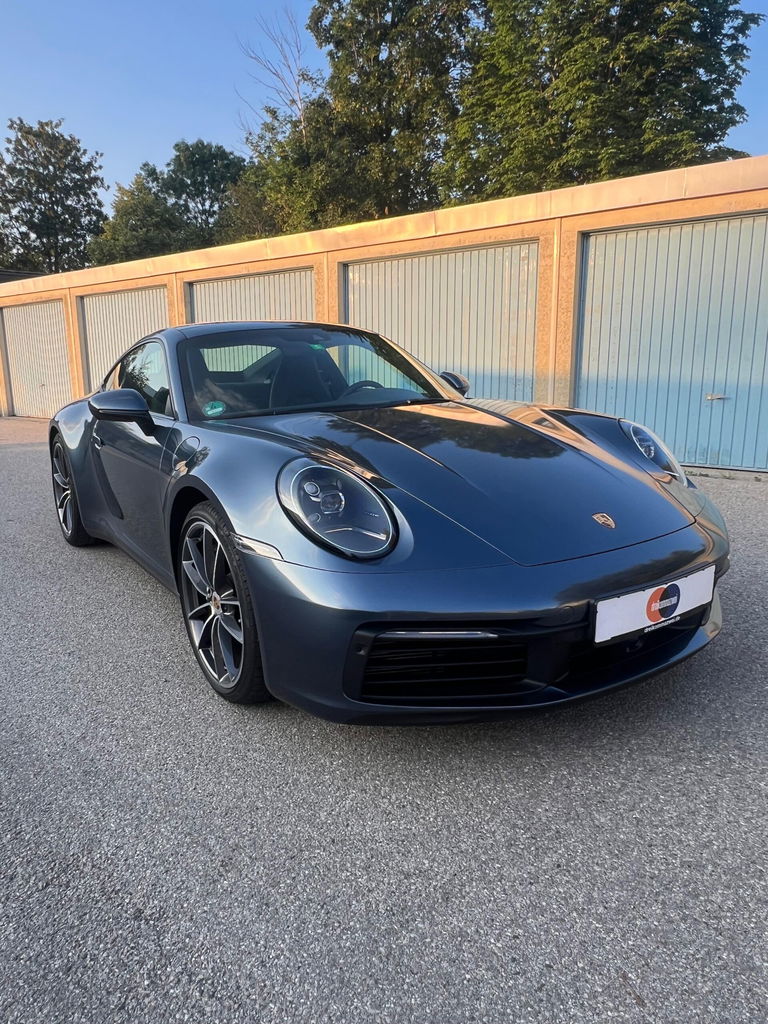 Porsche 992 Carrera