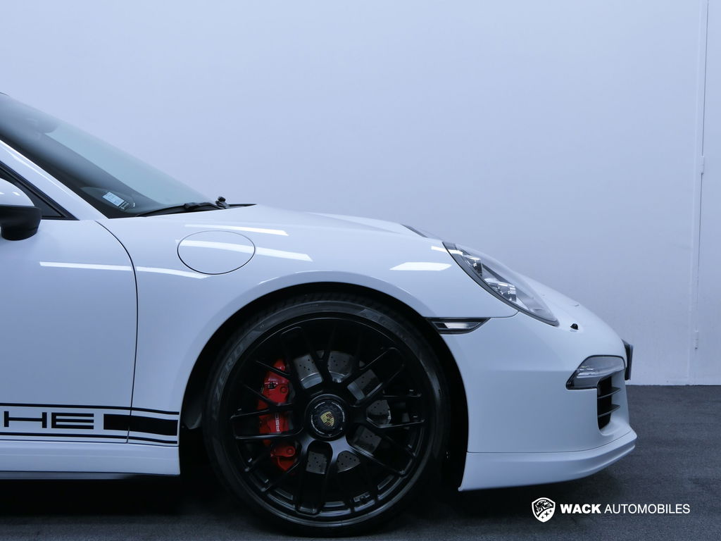 Porsche 991 Carrera GTS