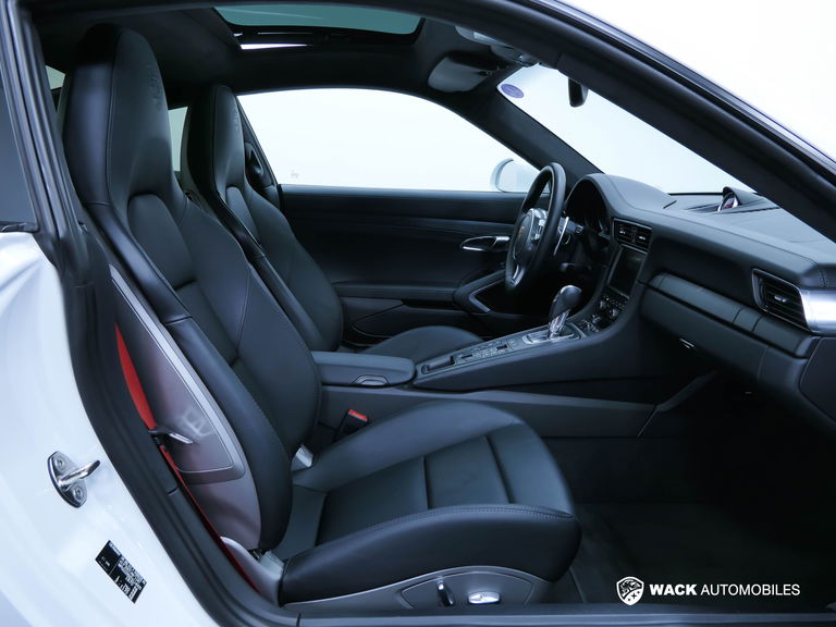 Porsche 991 Carrera GTS