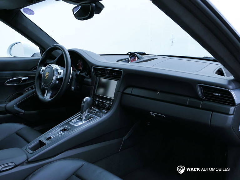 Porsche 991 Carrera GTS