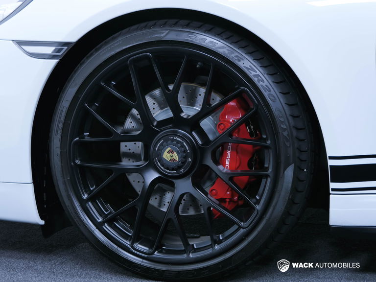 Porsche 991 Carrera GTS