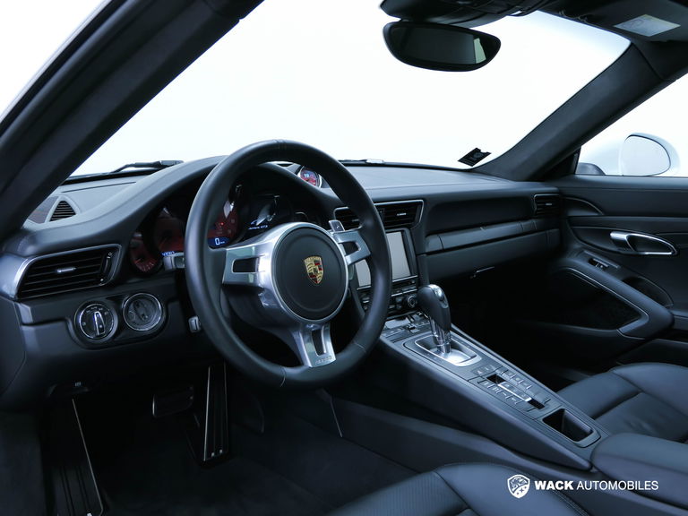 Porsche 991 Carrera GTS