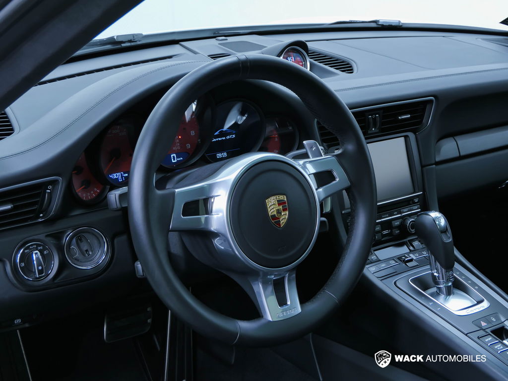Porsche 991 Carrera GTS