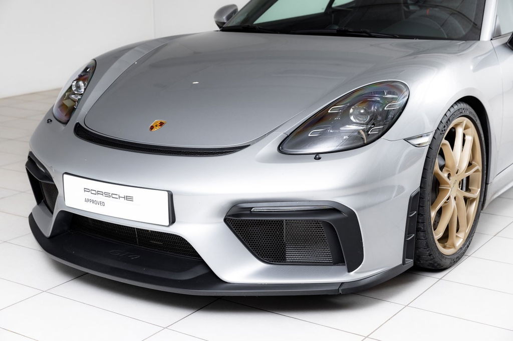 Porsche 718 Cayman GT4