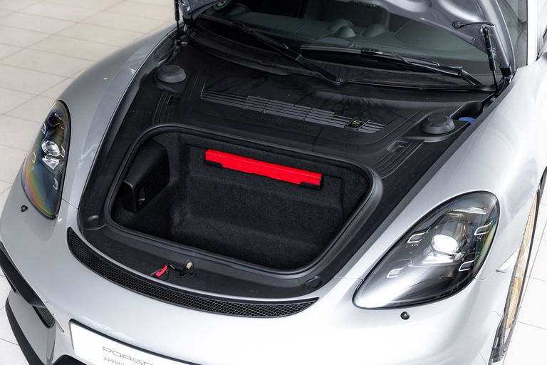 Porsche 718 Cayman GT4