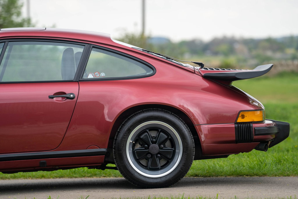 Porsche 911 Carrera 3.2