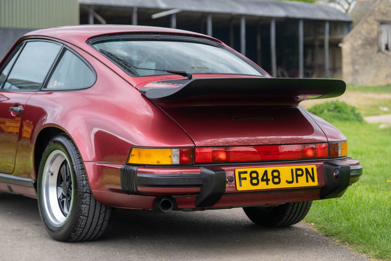 Porsche 911 Carrera 3.2