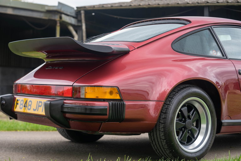 Porsche 911 Carrera 3.2