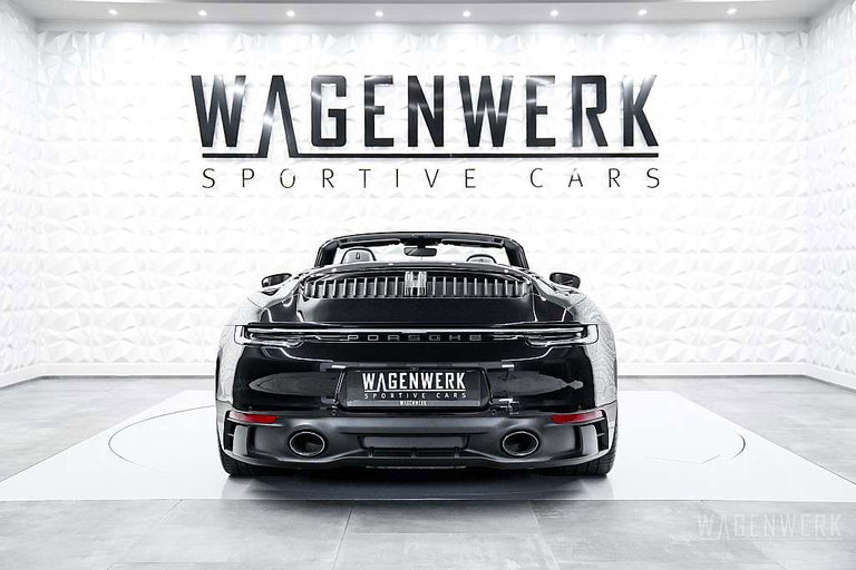 Porsche 992 Carrera 4 GTS