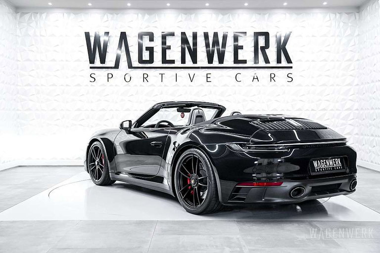 Porsche 992 Carrera 4 GTS