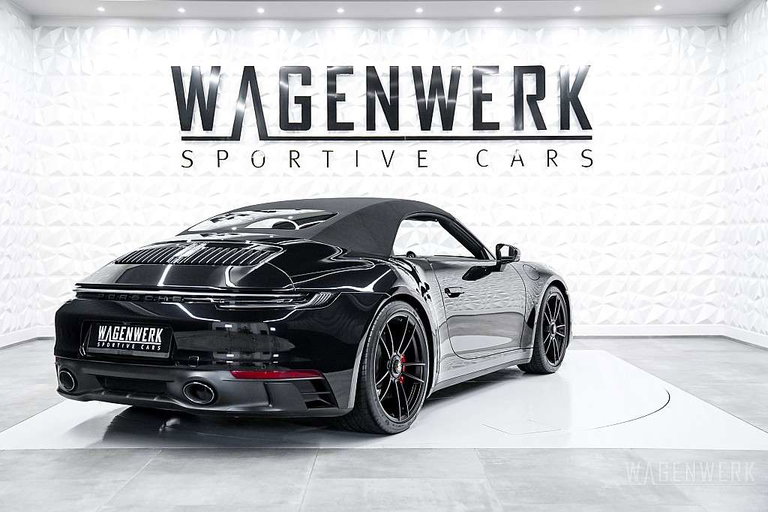 Porsche 992 Carrera 4 GTS