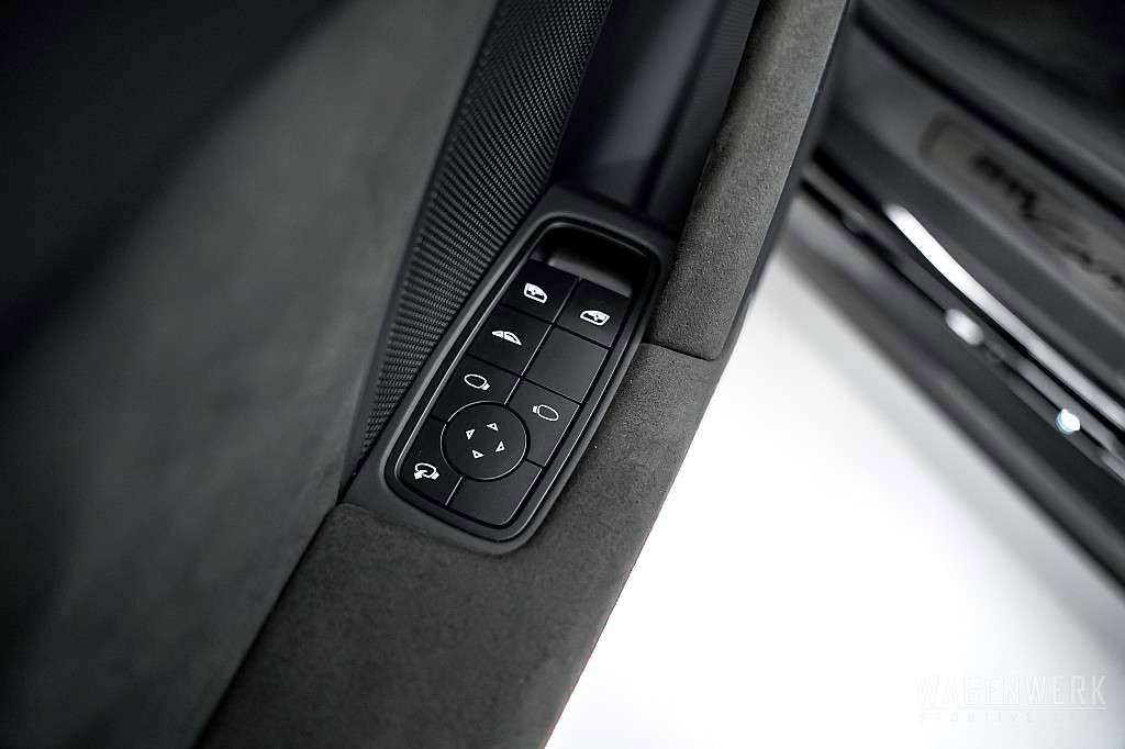 Porsche 992 Carrera 4 GTS