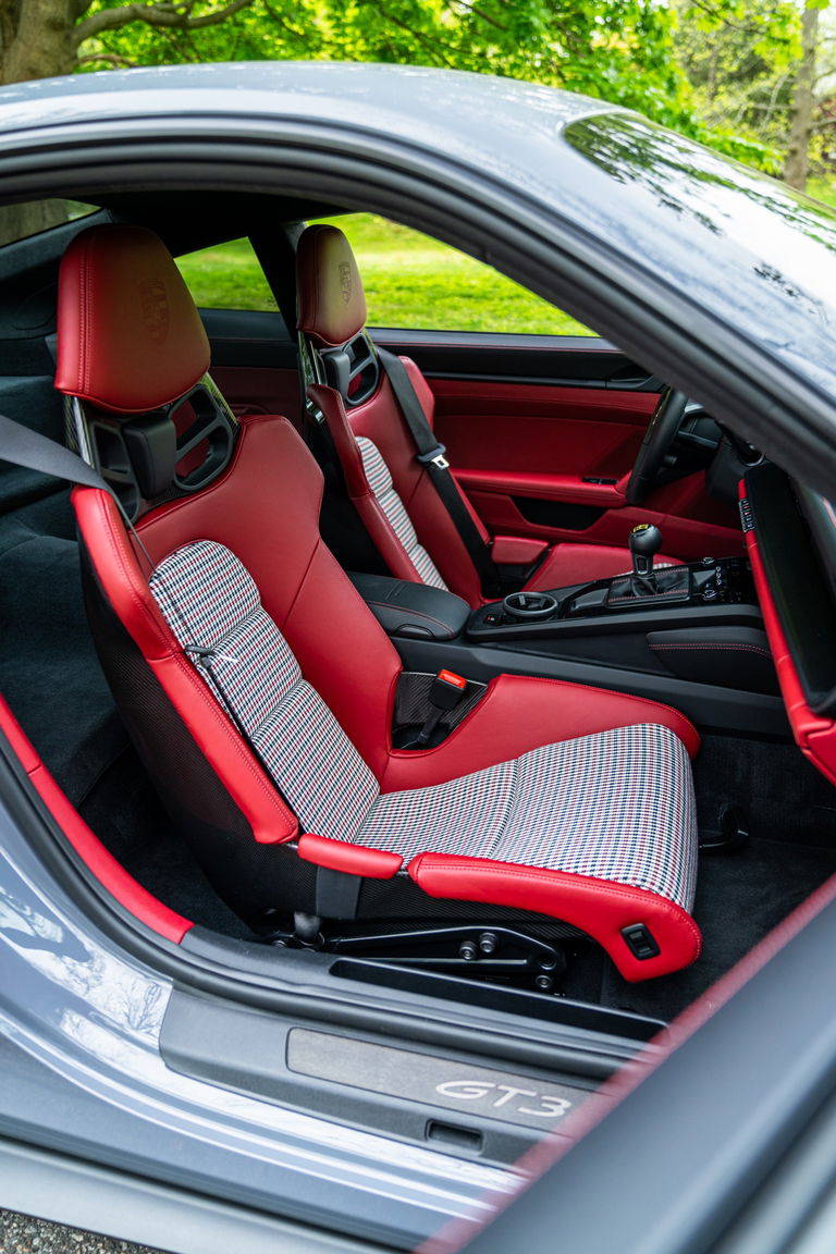 Porsche 992 GT3 Touring