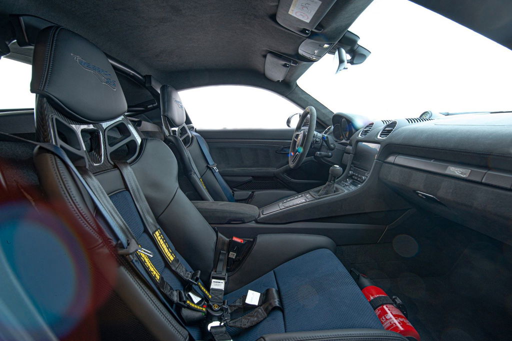 Porsche 718 Cayman GT4 RS
