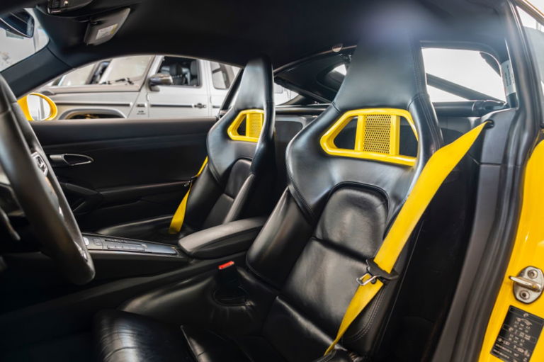 Porsche 718 Cayman S